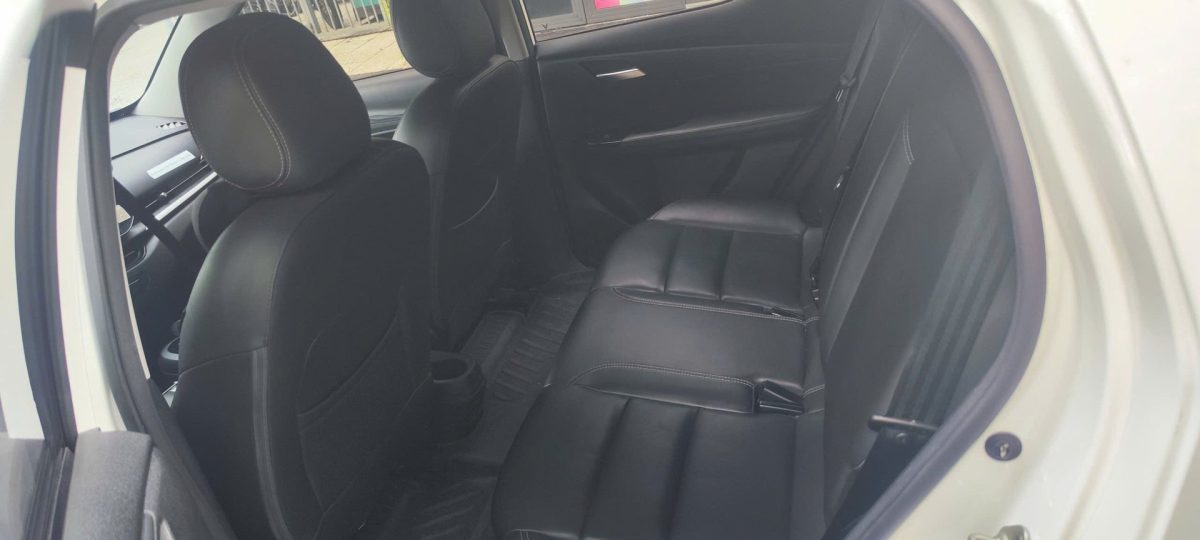 Ghế sau xe VF5 4 chỗ cho khách đi đường dài