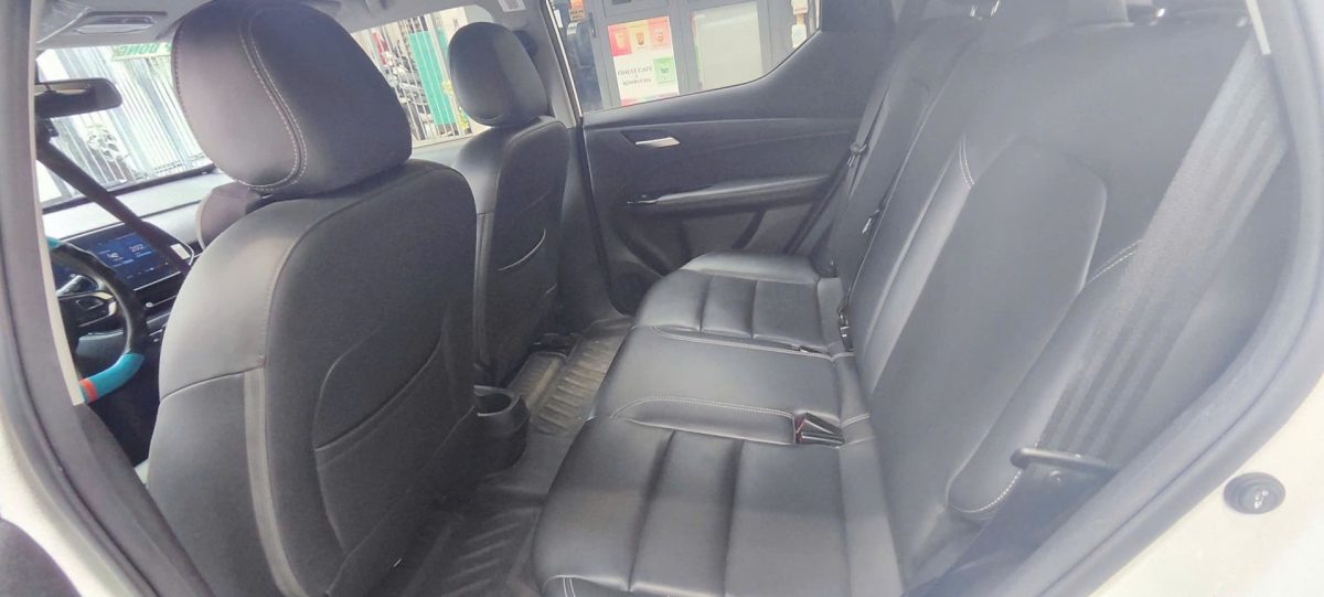 Hàng ghế sau xe 4 chỗ VinFast VF5 bọc da